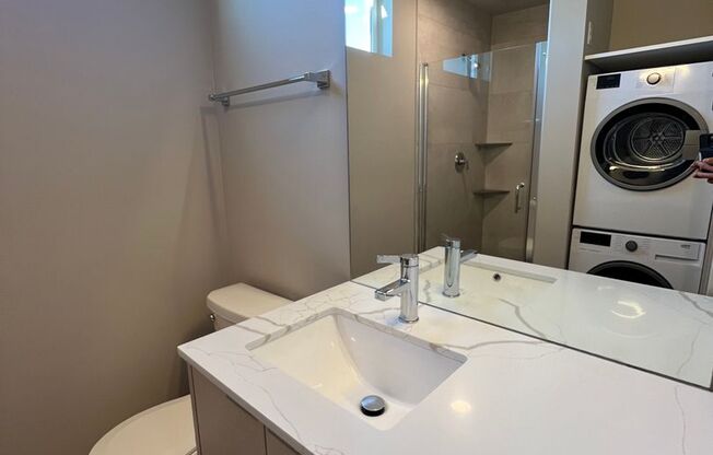 Studio, 1 bath, 295 sqft, $1,495, Unit 702