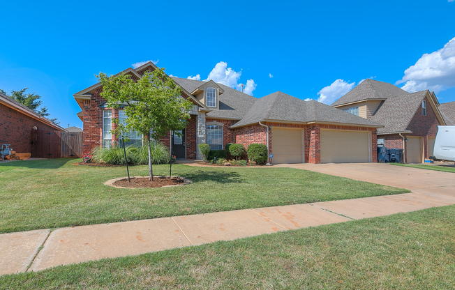 Lone Oak Ridge + Gated Community + 4 beds/2.5 Baths + Storm Shelter + Deer Creek Schools