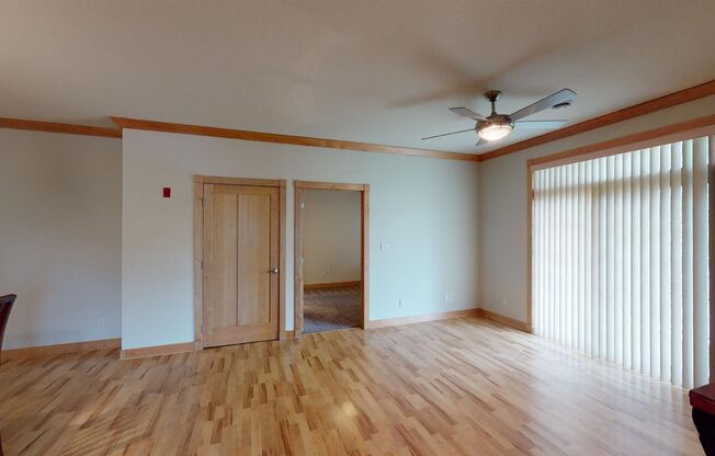 2 beds, 2 baths, $1,300