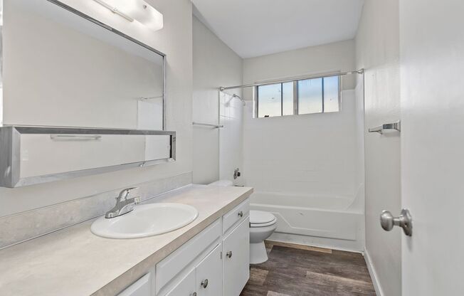 2 beds, 1 bath, 685 sqft, $1,195, Unit 8023