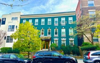 Large 2-level 1 bed 1 bath apartment with Fireplace in Adams Morgan