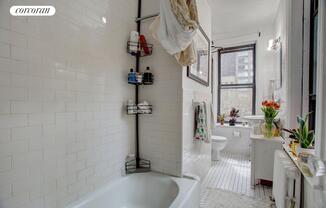 410 E 59 ST