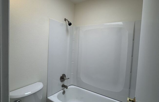 2 beds, 2 baths, 1,130 sqft, $1,699, Unit 2067