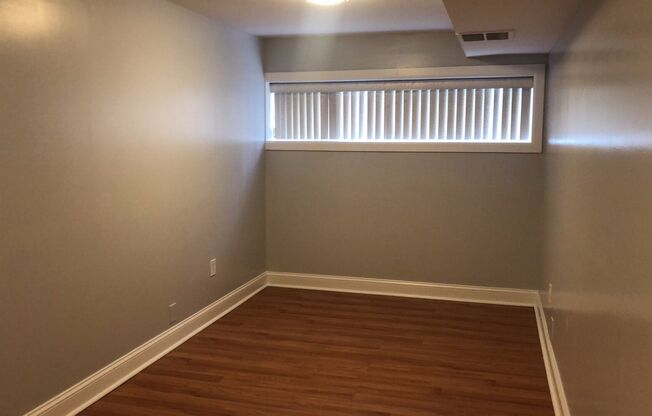 1 bed, 1 bath, $1,600, Unit 5B