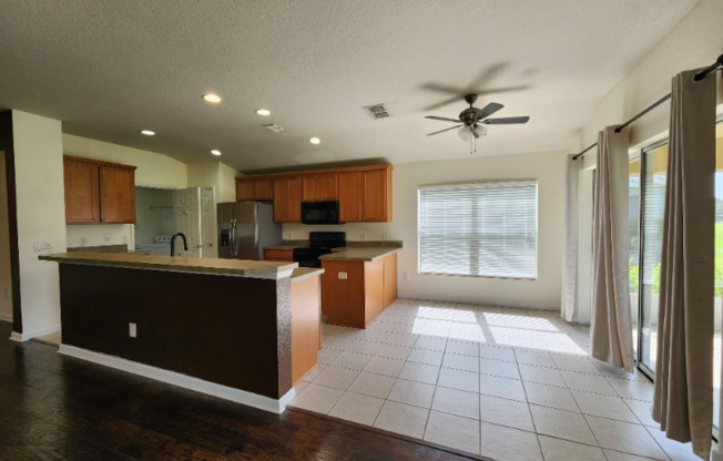 5768 SW 40 PL