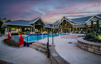 Resort Style Swimming Pool at Houston Apartments for Rent