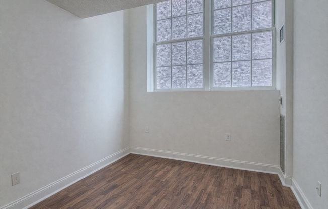 2 beds, 1 bath, 802 sqft, $2,650, Unit 3409