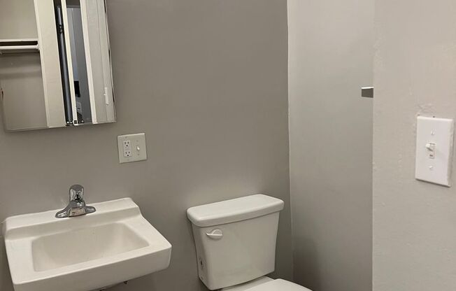 1 bed, 1 bath, 541 sqft, $1,595, Unit 1948-215