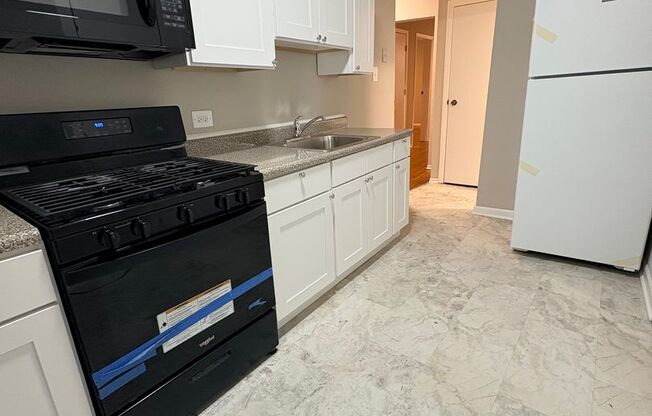 2 beds, 1 bath, 672 sqft, $1,125, Unit CA 143-2W