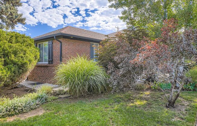 4 Bed, 2 Bath Duplex – Bright, Stylish, Move-In Ready and Free to Apply!