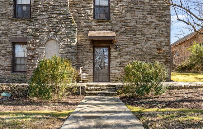 Gorgeous and Unique East Nashville Rental on the Cumberland River Bluff
