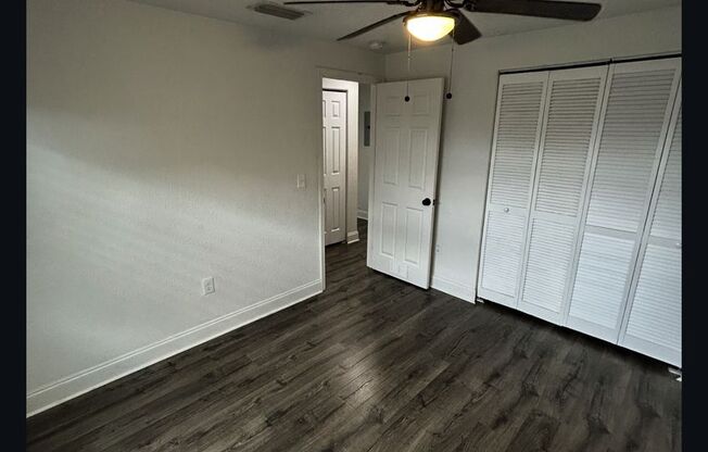 2 Bedroom, 1 Bathroom Home!