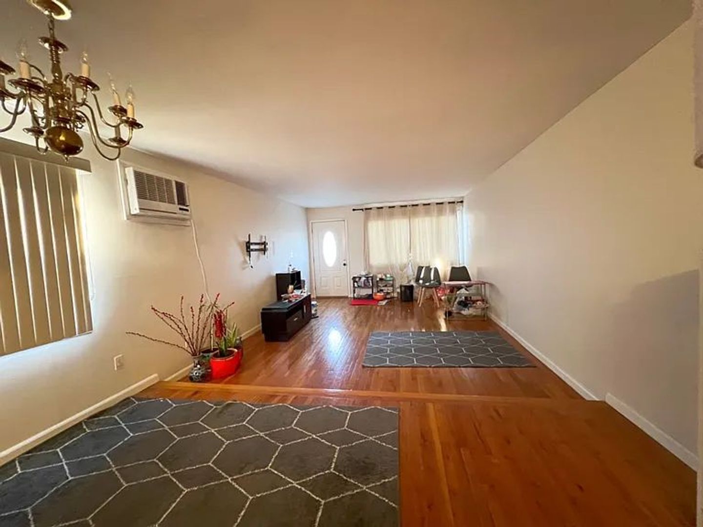 26 Thayer Pl