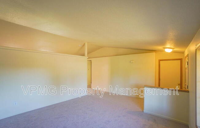 3107 NE 148 AVE