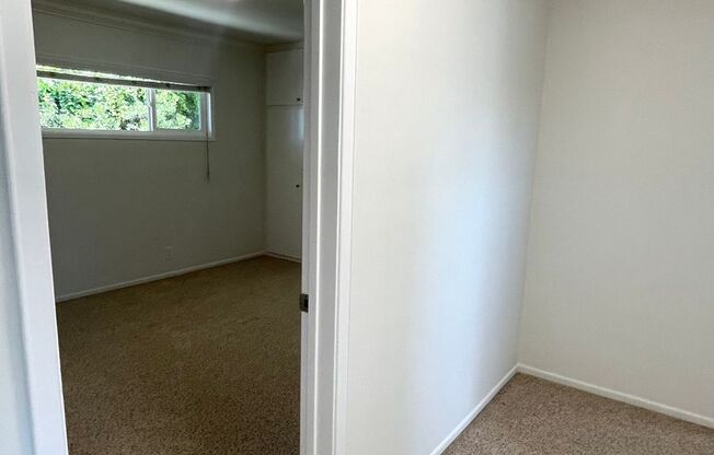 2 beds, 1 bath, $2,850, Unit 1505-F