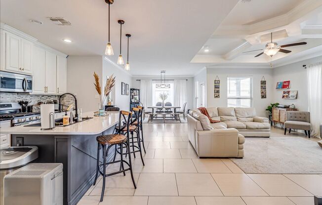 7618 Quartz - 3/bedroom 2/bathroom - $2,395/month