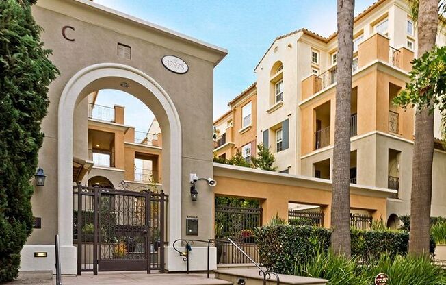 2 beds, 2 baths, 1,300 sqft, $4,800, Unit 217