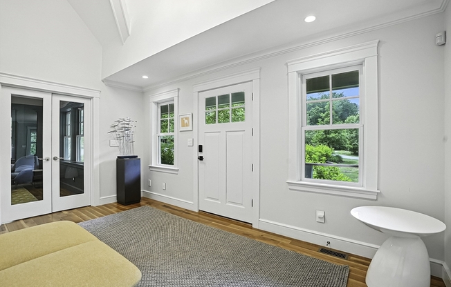 25 COTTAGE CIR