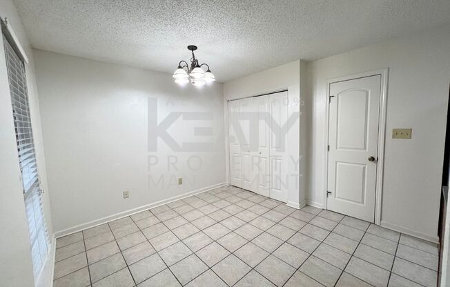 2 beds, 1.5 baths, 1,100 sqft, $975, Unit D