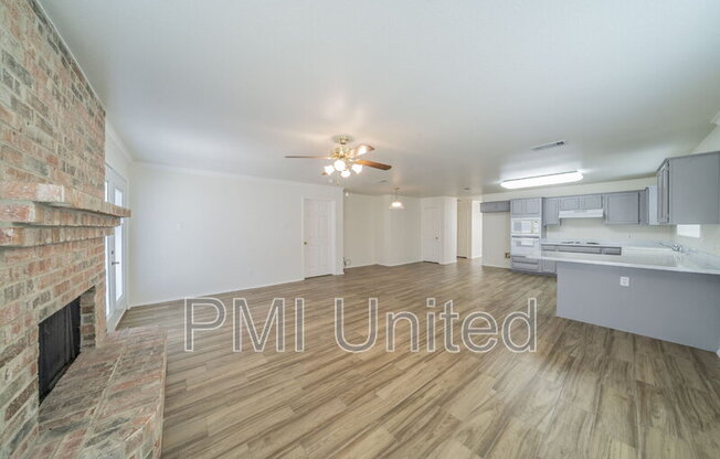 2758 RED OAK DR