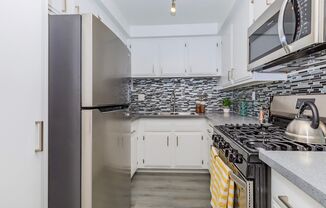 1 bed, 1 bath, 670 sqft, $2,500, Unit 106