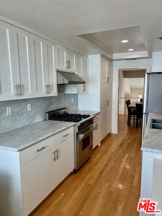 1586 PALISADES DR