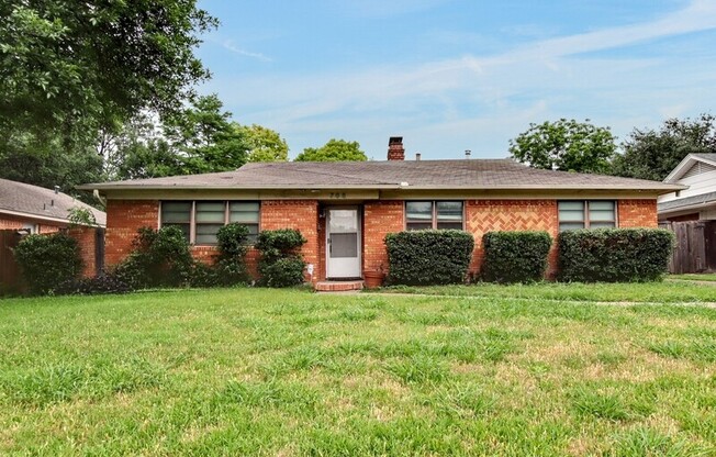708 JAMES DR