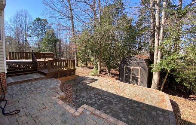 Great location In Mechanicsville! Three bedrooms plus bonus room/fourth bedroom, 2.5 baths and garage! Available in April