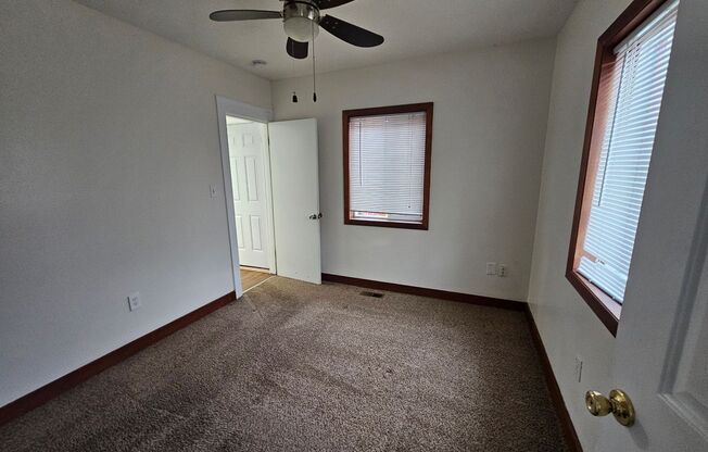 2 beds, 1 bath, $1,995