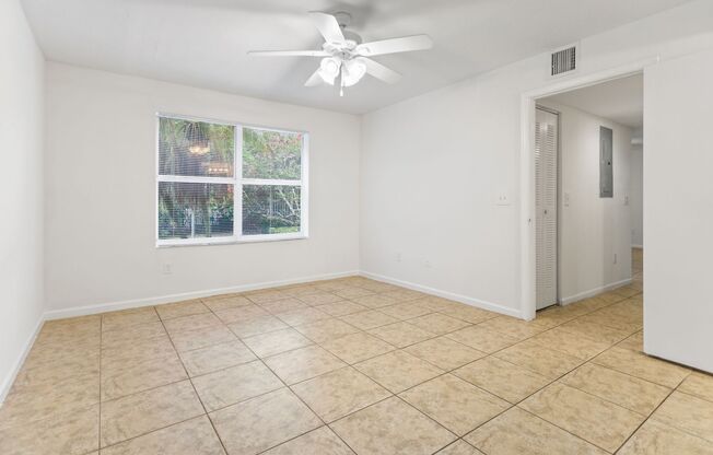 2 beds, 1 bath, 1,015 sqft, $2,050, Unit 01 - 102