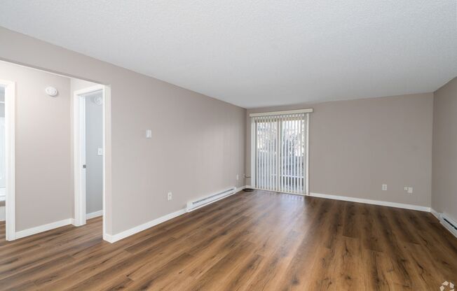 1 bed, 1 bath, 680 sqft, $1,100, Unit 15