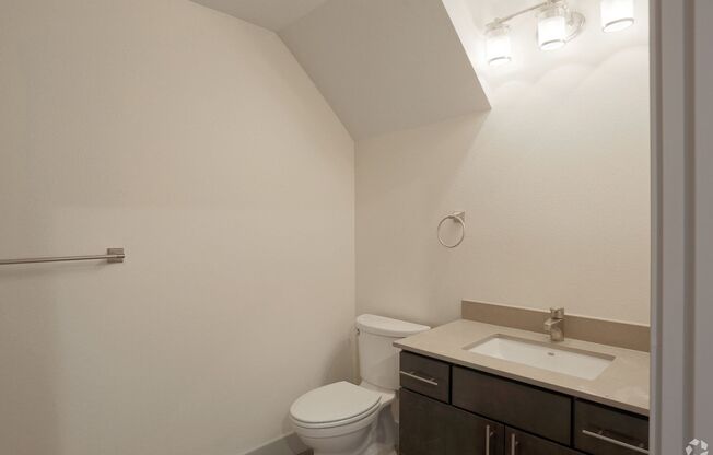 1 bed, 1 bath, 559 sqft, $1,599, Unit 105