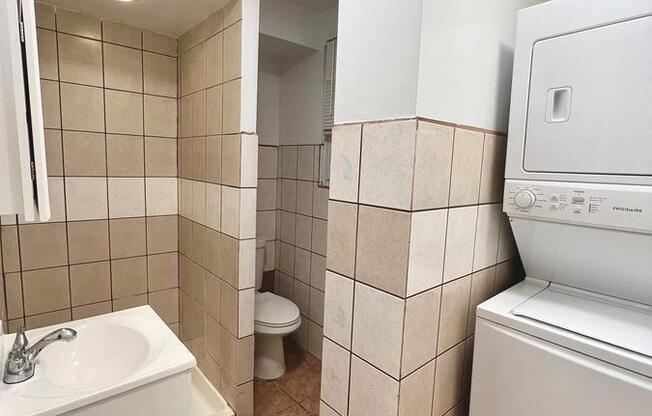 2344 W 24th Pl