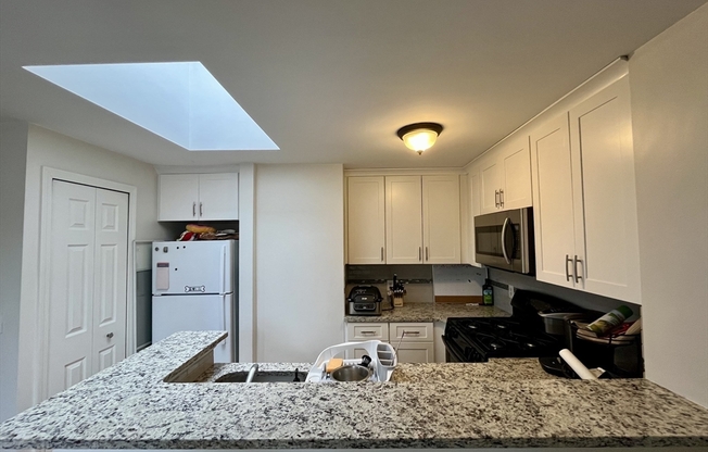 1 bed, 1 bath, 615 sqft, $2,800, Unit 3