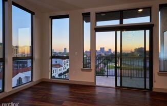 3901 Main St