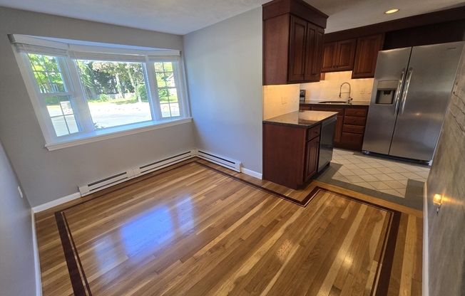 2 beds, 1.5 baths, 1,000 sqft, $3,300, Unit B