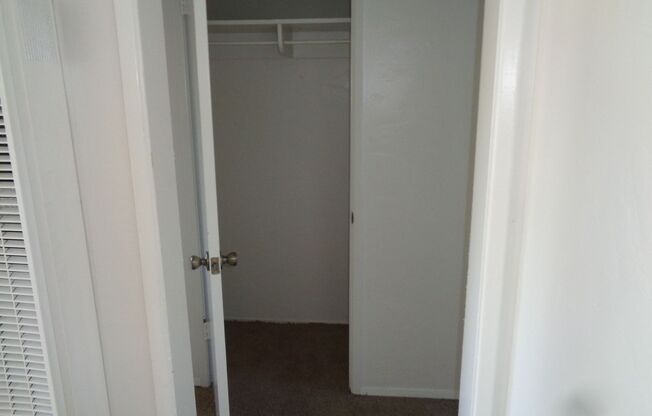 2 beds, 1 bath, $2,095, Unit 575 D