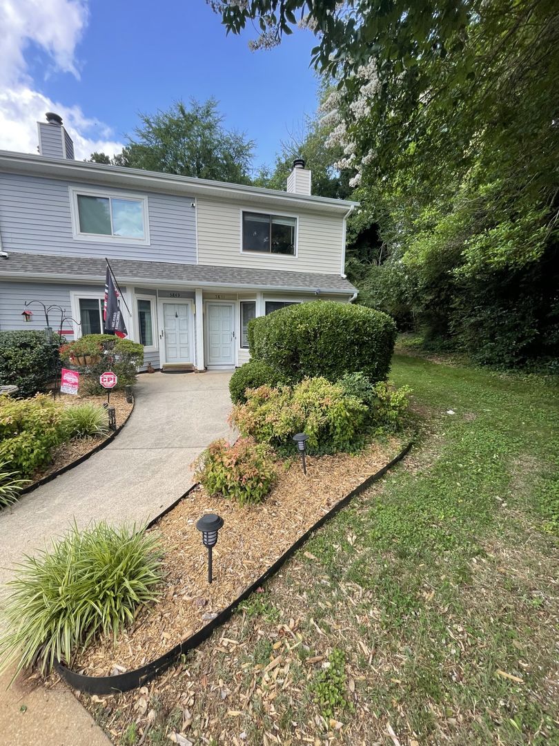 2 Bed 1.5 Bath