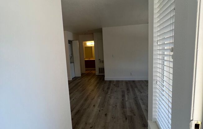 1 bed, 1 bath, 688 sqft, $1,375, Unit 027