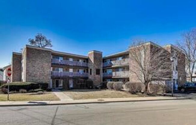 600 S York Street, Unit 3D, Elmhurst, IL   60126
