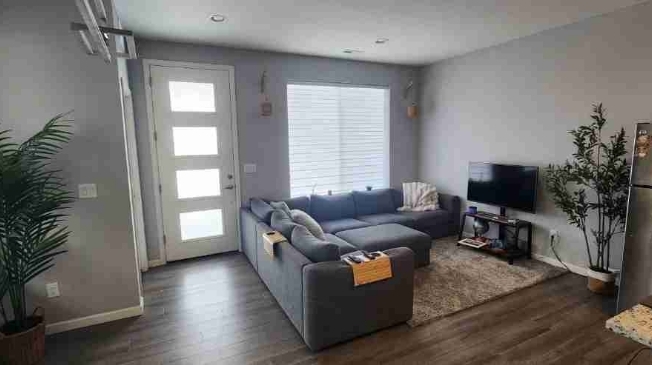 5180 E 64 AVE