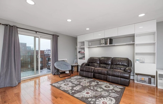 121 Tremont St