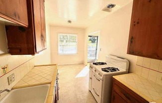 1 bed, 1 bath, 600 sqft, $1,575