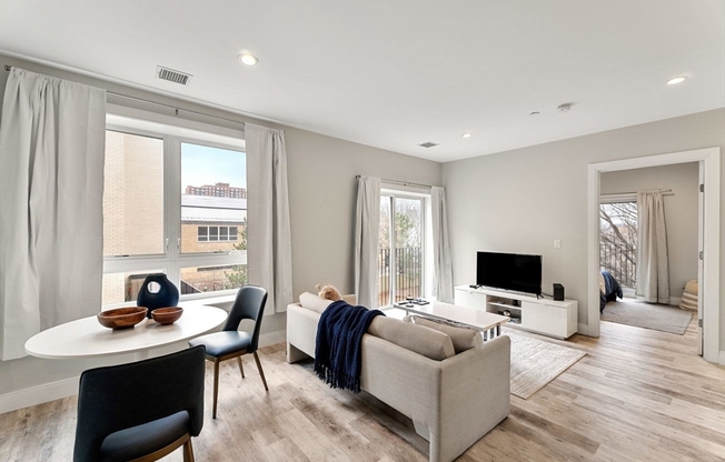 1 bed, 1 bath, 592 sqft, $3,495, Unit 307