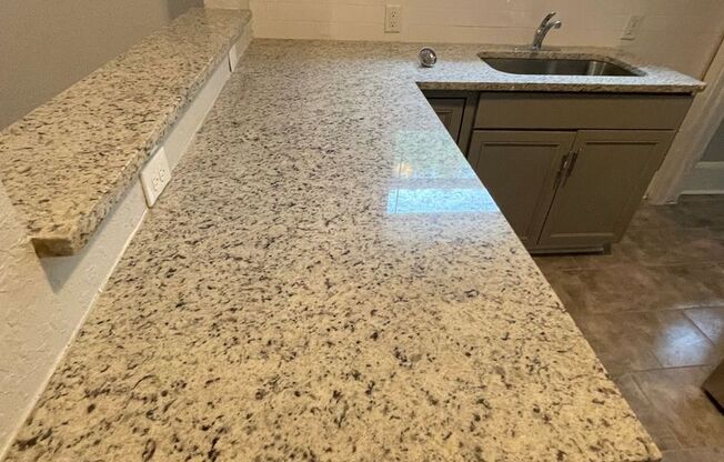 3 beds, 1 bath, 1,260 sqft, $1,250, Unit 548 w 25th Street