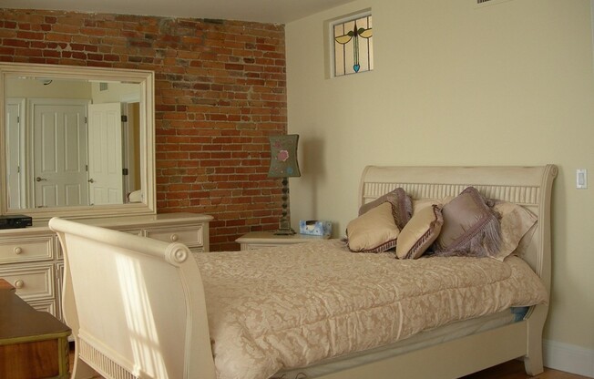 125 Pembroke St B
