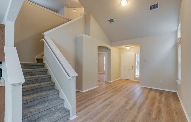 1504 BIG THICKET DR