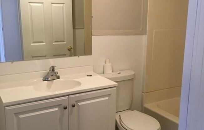 Cute 2 Bedroom Home with Hardwood Floors!