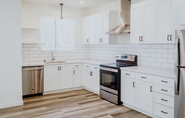 2 beds, 2 baths, 1,098 sqft, $2,225, Unit 2082