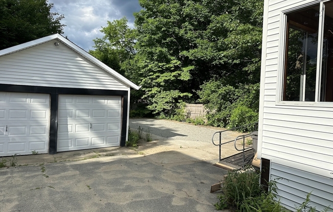 34 POND ST